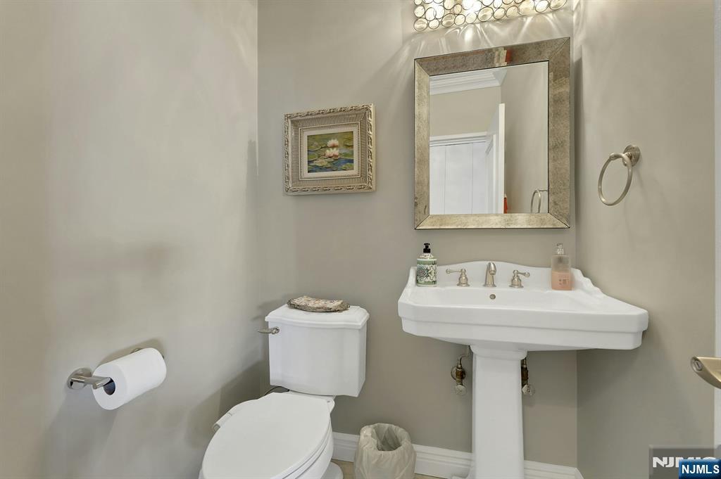 6 Horizon Road, Unit 2207 Fort Lee, NJ 07024 - Photo 13 of 42