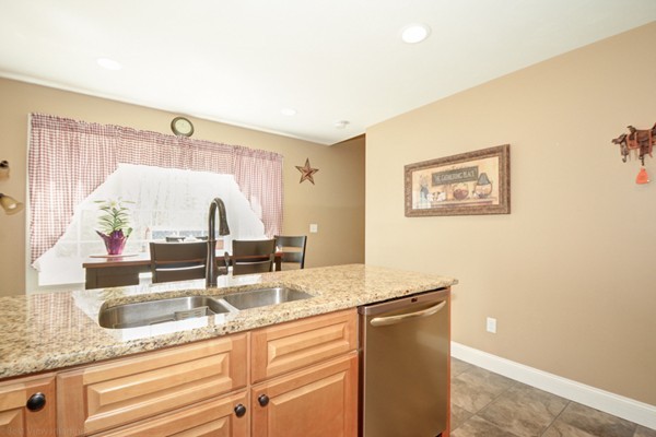 36 Cranberry Meadow Road Charlton, MA 01507 - Photo 6 of 30 Gallery Image 6