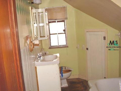 25801 Peter Kaltz Road Warren, MI 48091 - Photo 10 of 12 246645-9.JPG
