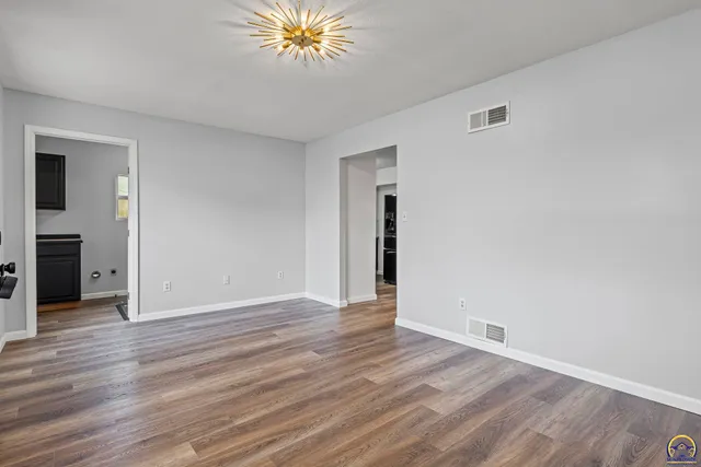 $184,900 | 1934 Northwest Polk Street, Topeka, KS 66608