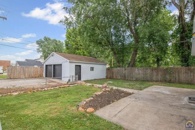 $184,900 | 1934 Northwest Polk Street, Topeka, KS 66608