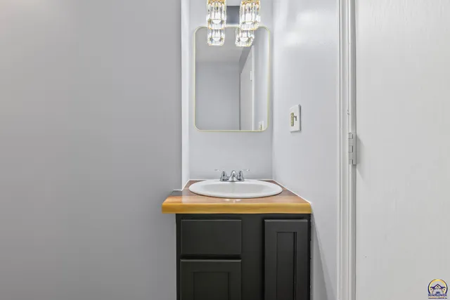 $184,900 | 1934 Northwest Polk Street, Topeka, KS 66608