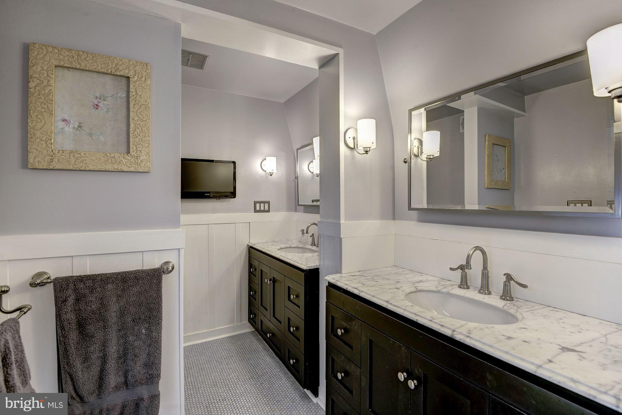 11237 South Shore Road Reston, VA 20190 - Photo 22 of 28 Bath