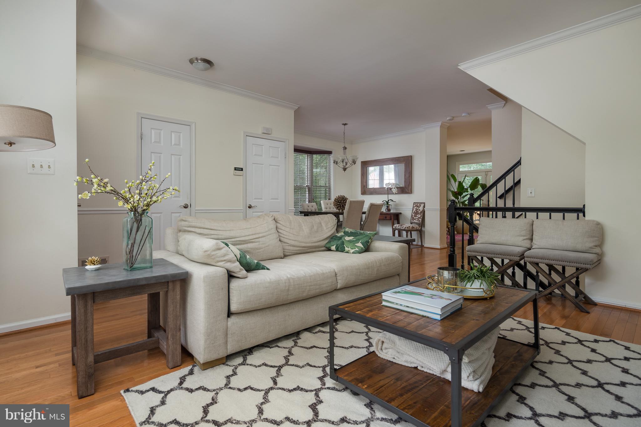 11284 Fairwind Way Reston, VA 20190 - Photo 2 of 29 Living Room
