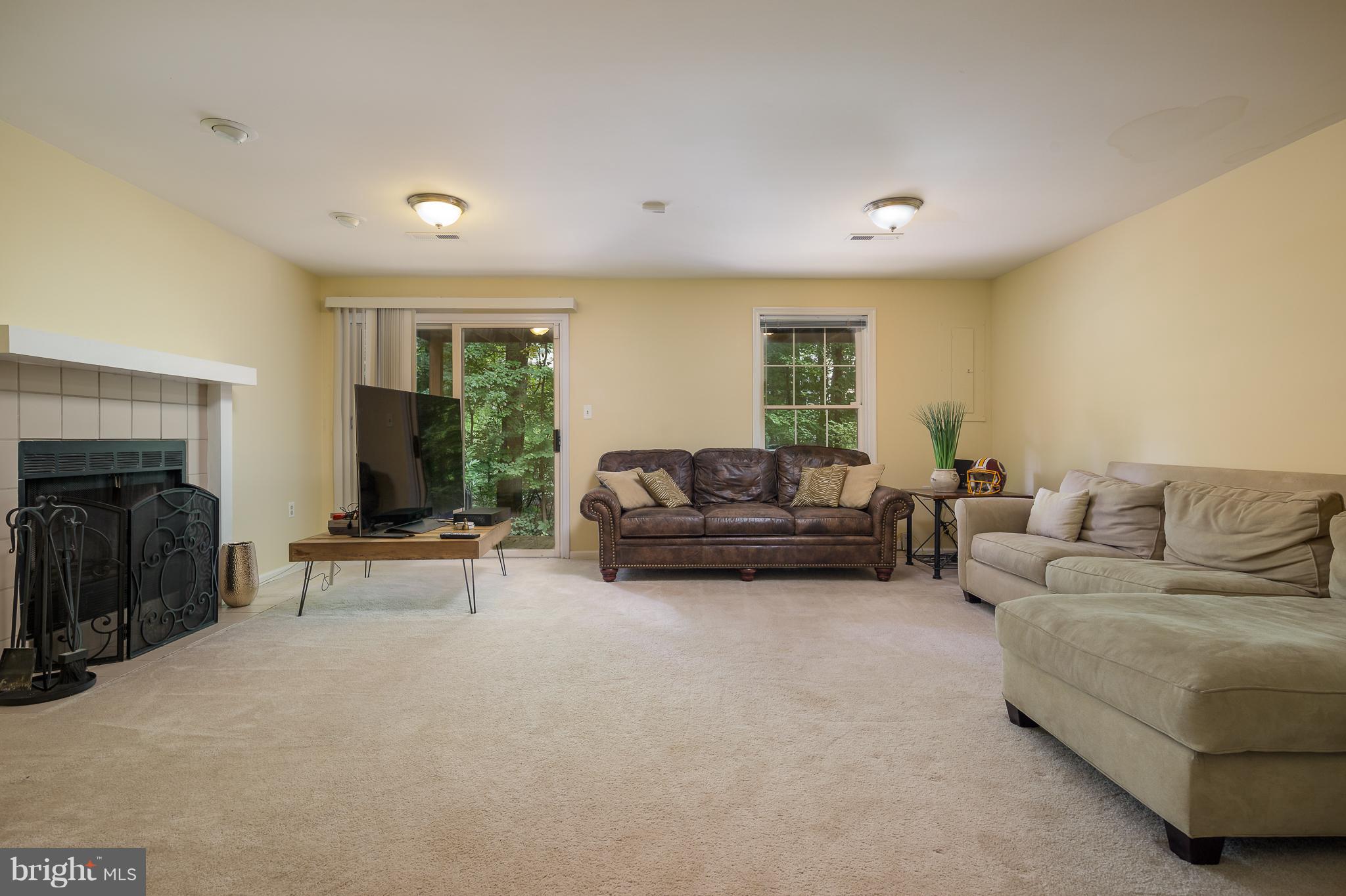 11284 Fairwind Way Reston, VA 20190 - Photo 22 of 29 Family Room