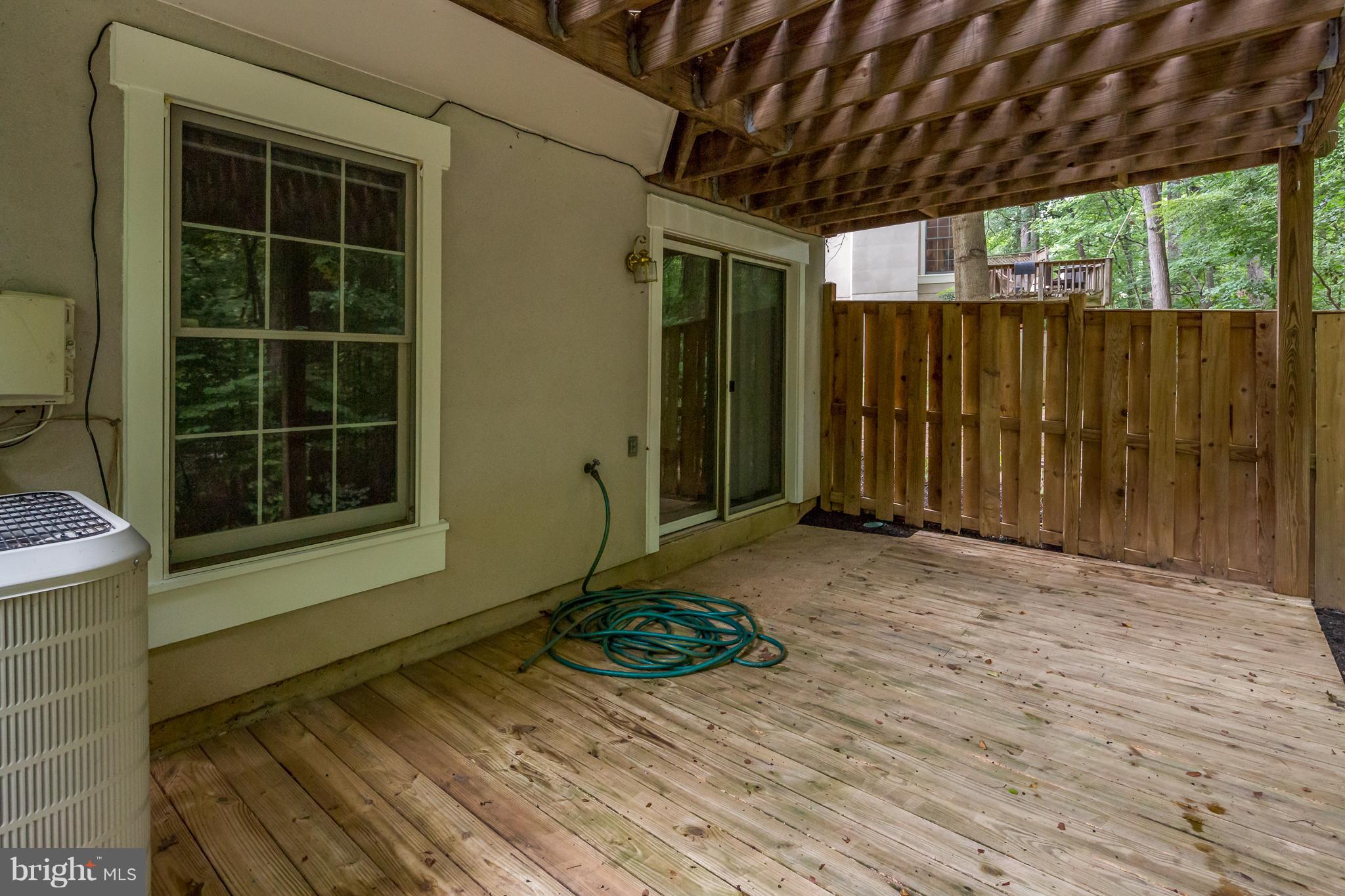 11284 Fairwind Way Reston, VA 20190 - Photo 24 of 29 Exterior (Rear)