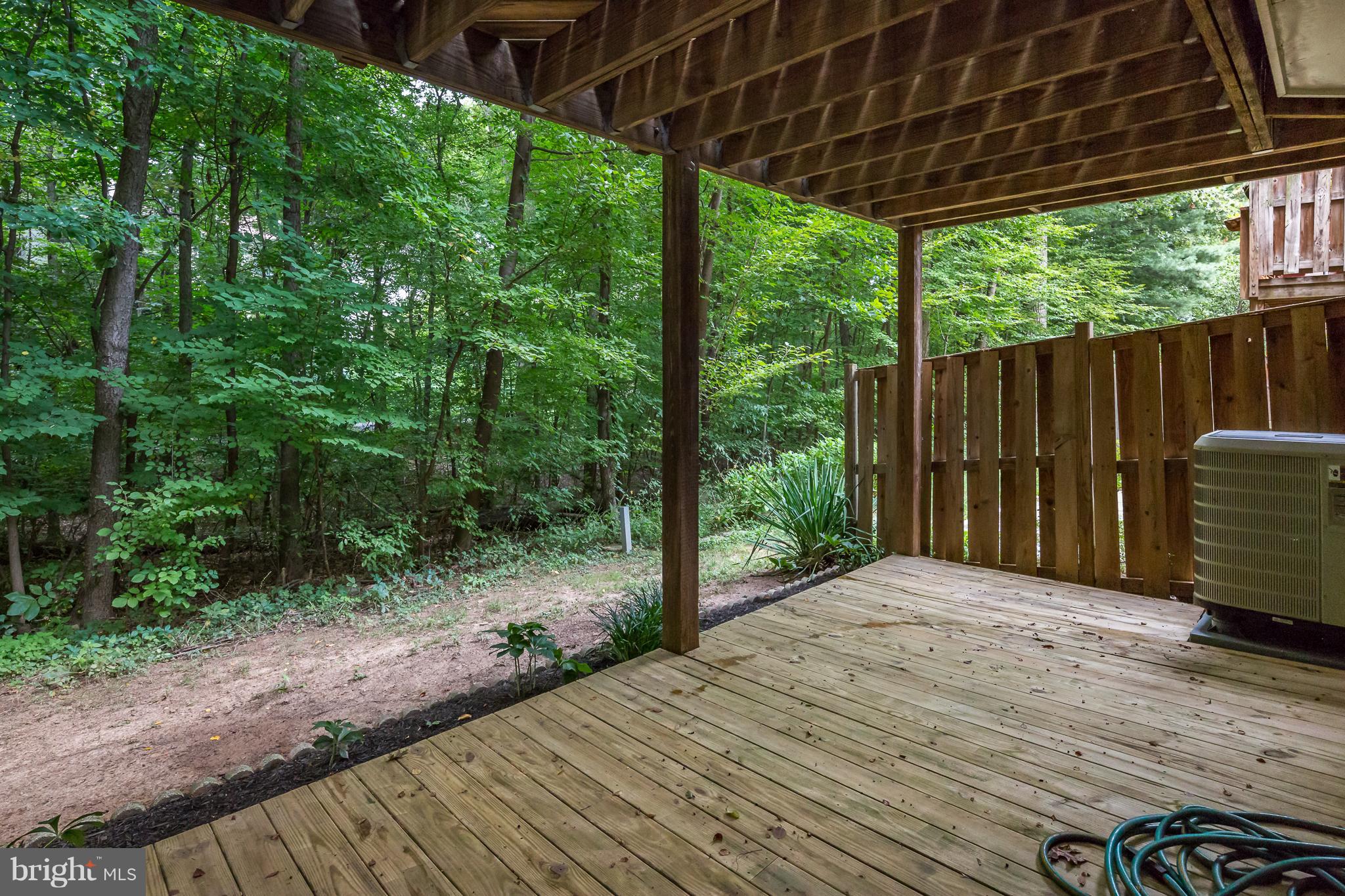 11284 Fairwind Way Reston, VA 20190 - Photo 25 of 29 Exterior (Rear)