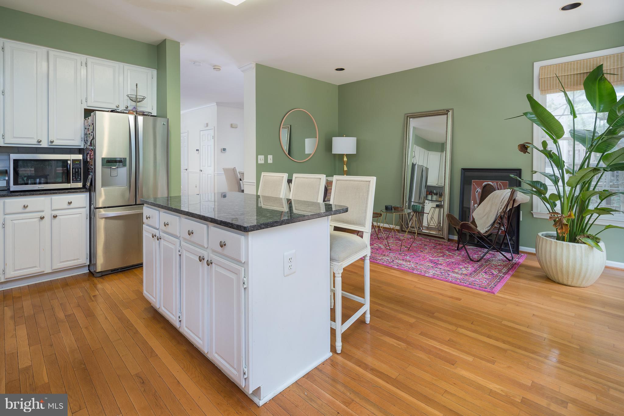 11284 Fairwind Way Reston, VA 20190 - Photo 7 of 29 Kitchen