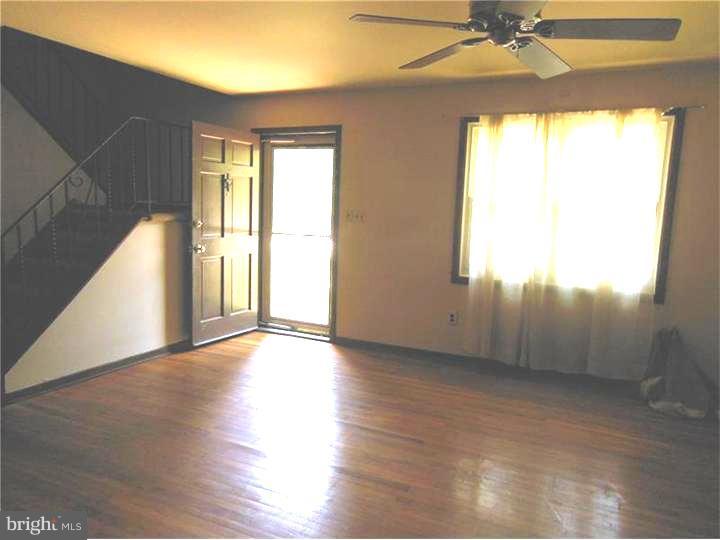 332 Indian Mills Road Shamong, NJ 08088 - Photo 3 of 25 Living Room