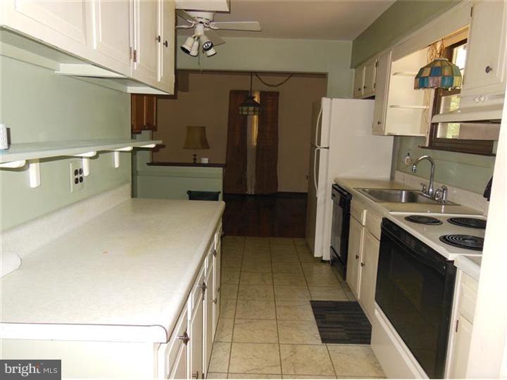332 Indian Mills Road Shamong, NJ 08088 - Photo 7 of 25 Kitchen