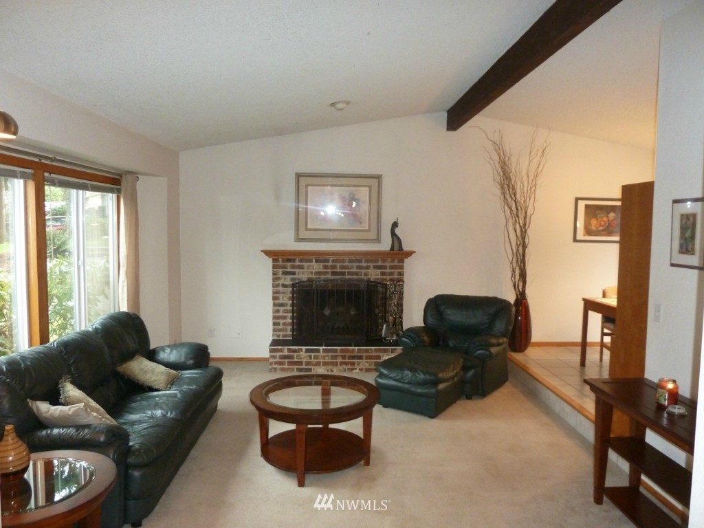 2006 Timber Trail Bothell, WA 98012 - Photo 3 of 6