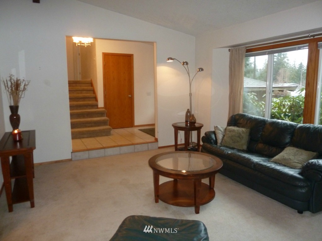 2006 Timber Trail Bothell, WA 98012 - Photo 4 of 6