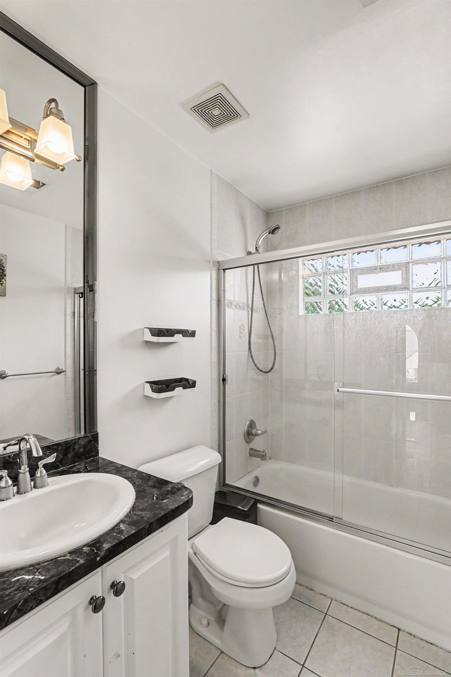 38035 Pointe Rosa Street Harrison Township, MI 48045 - Photo 28 of 45