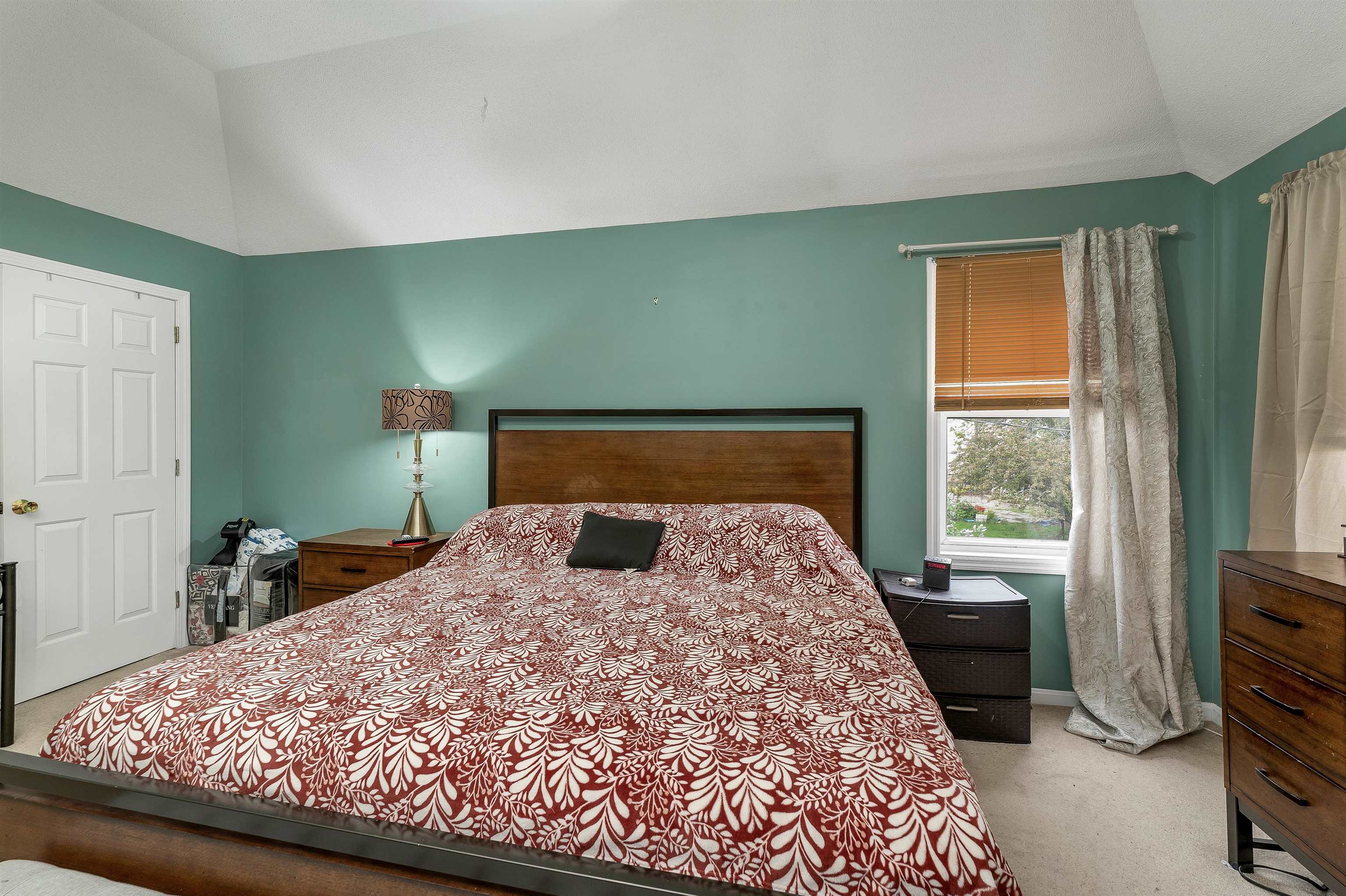 12 Chester Road Derry, NH 03038 - Photo 28 of 33