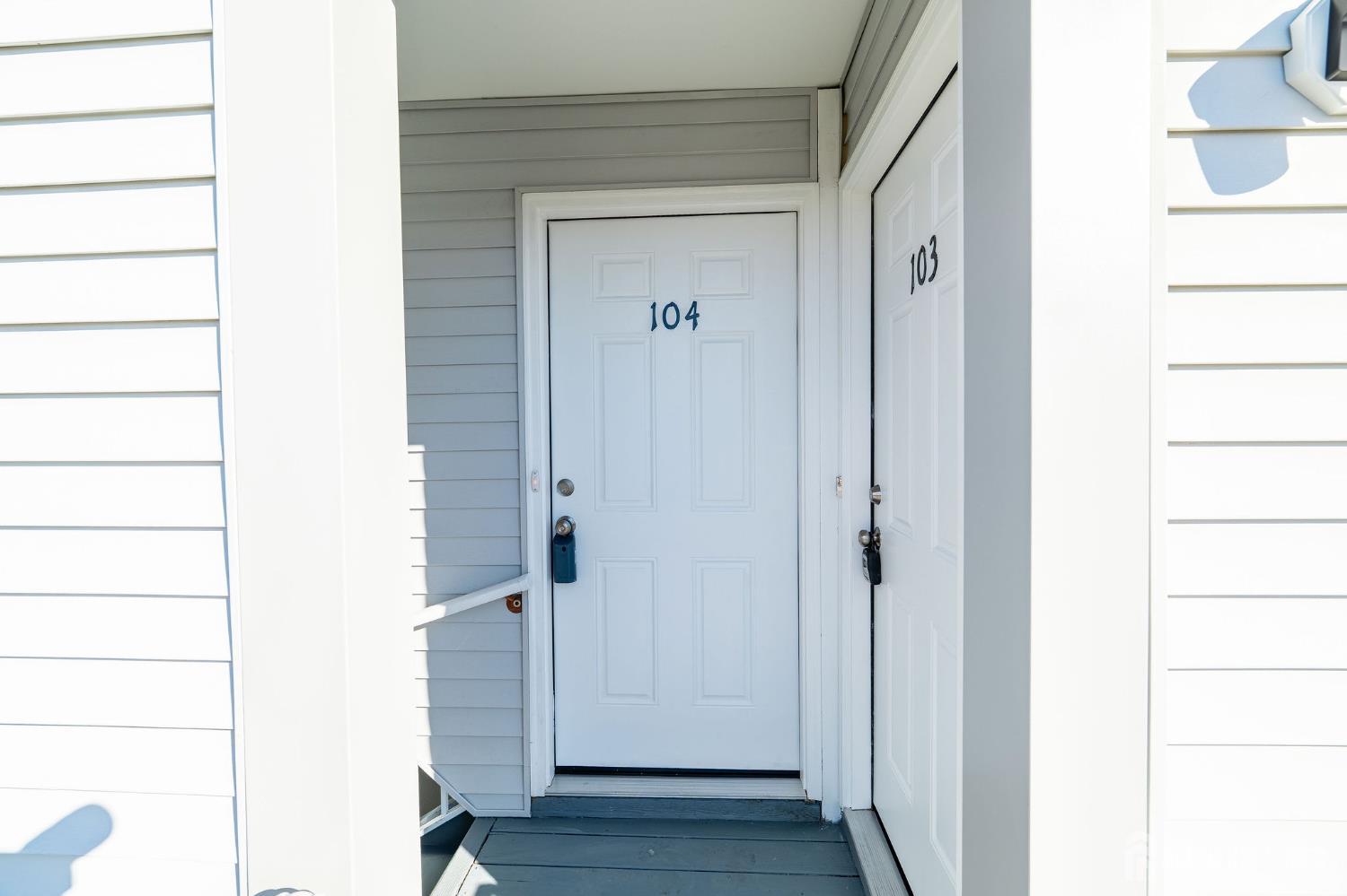 104 Jesse Way Piscataway, NJ 08854 - Photo 4 of 26 a view of a bathroom with a shower