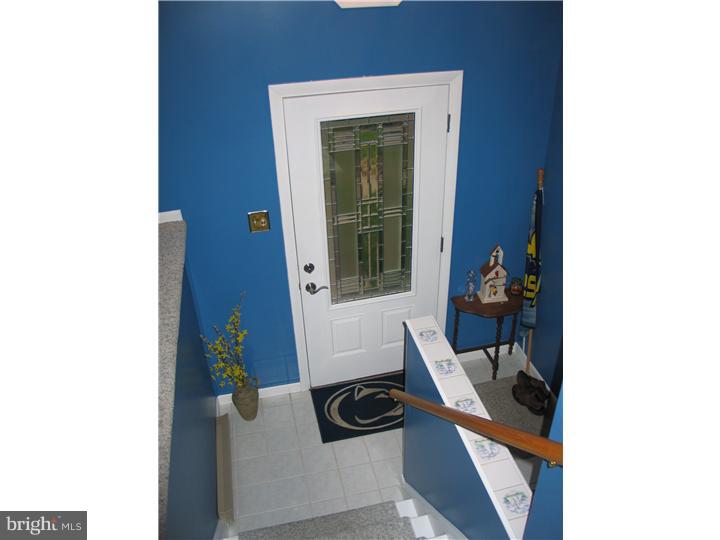 97 Butternut Court Sinking Spring, PA 19608 - Photo 3 of 23 Foyer