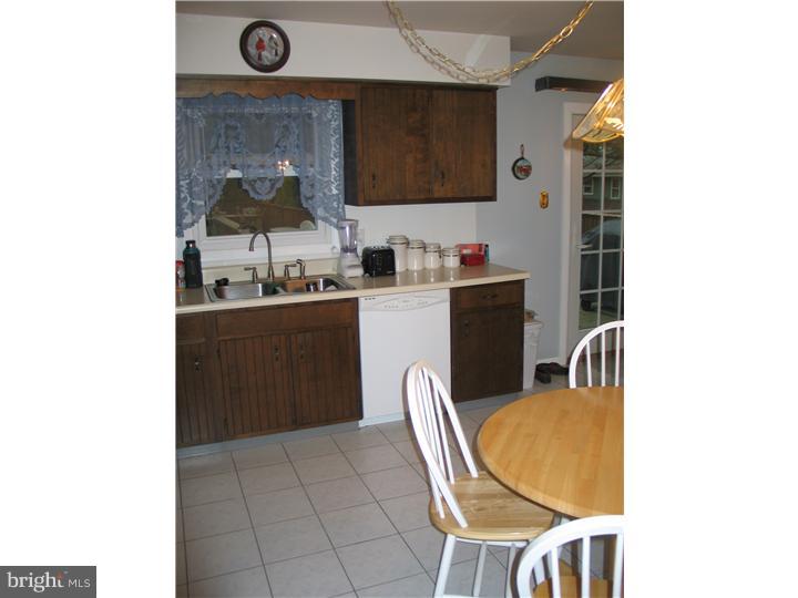 97 Butternut Court Sinking Spring, PA 19608 - Photo 8 of 23 Kitchen