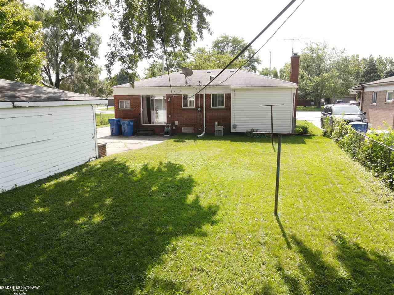 12941 East Thirteen Mile Road Warren, MI 48088 - Photo 28 of 35 50023933-27.JPG