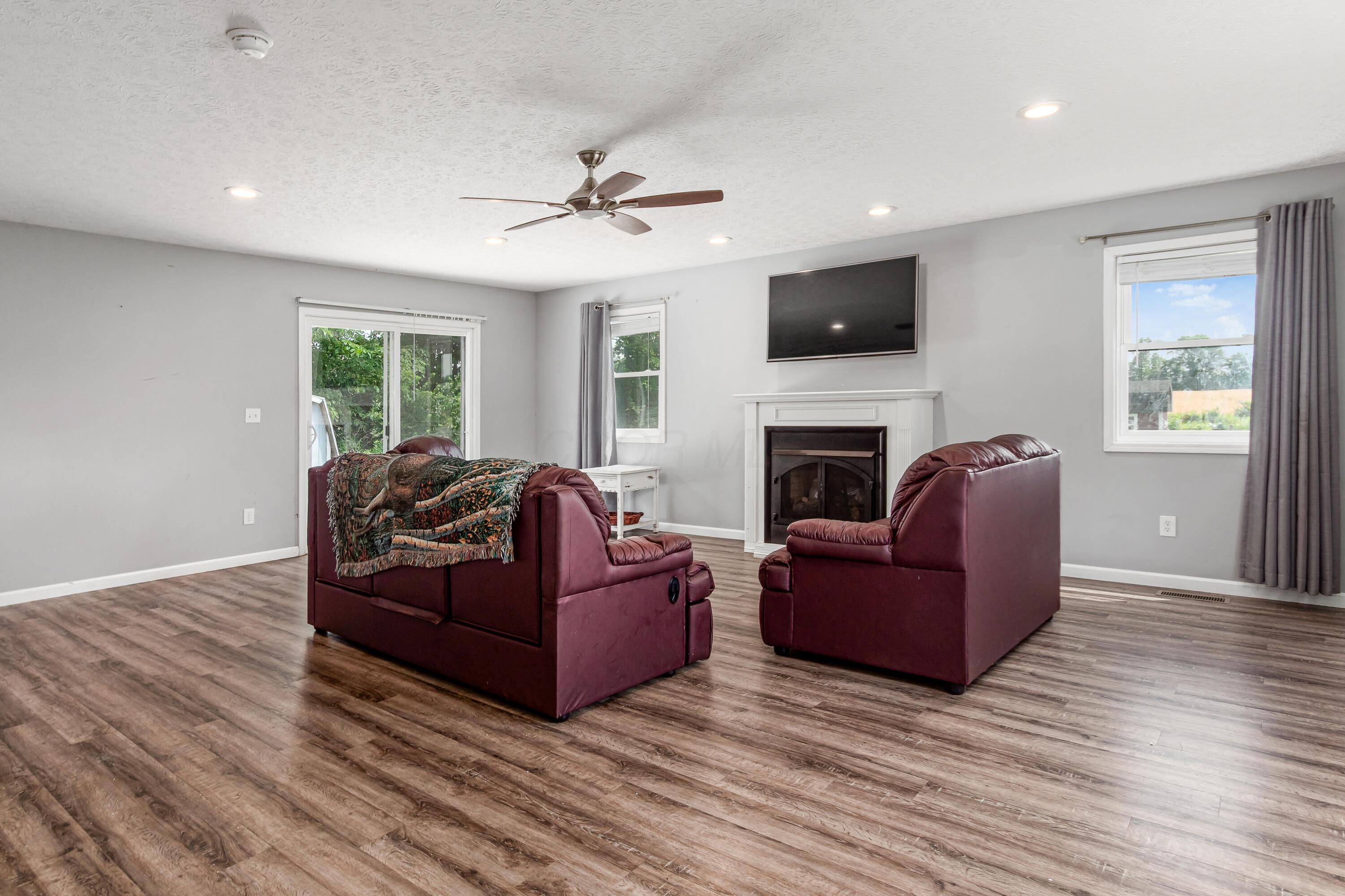 4795 Lake Road London, OH 43140 - Photo 21 of 44 b_-_4795_Lake_Rd_025