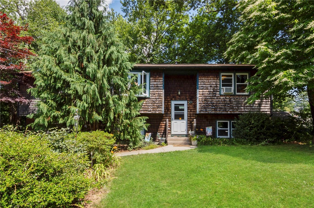 35 Beech Road Narragansett, RI 02882 - Photo 2 of 23