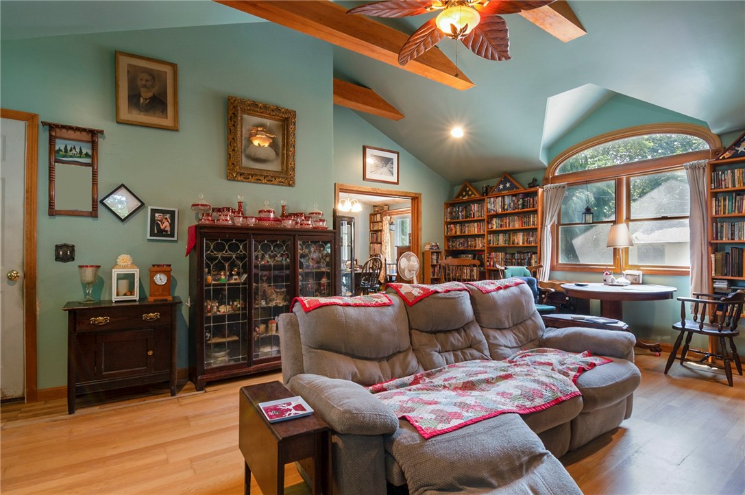 35 Beech Road Narragansett, RI 02882 - Photo 3 of 23