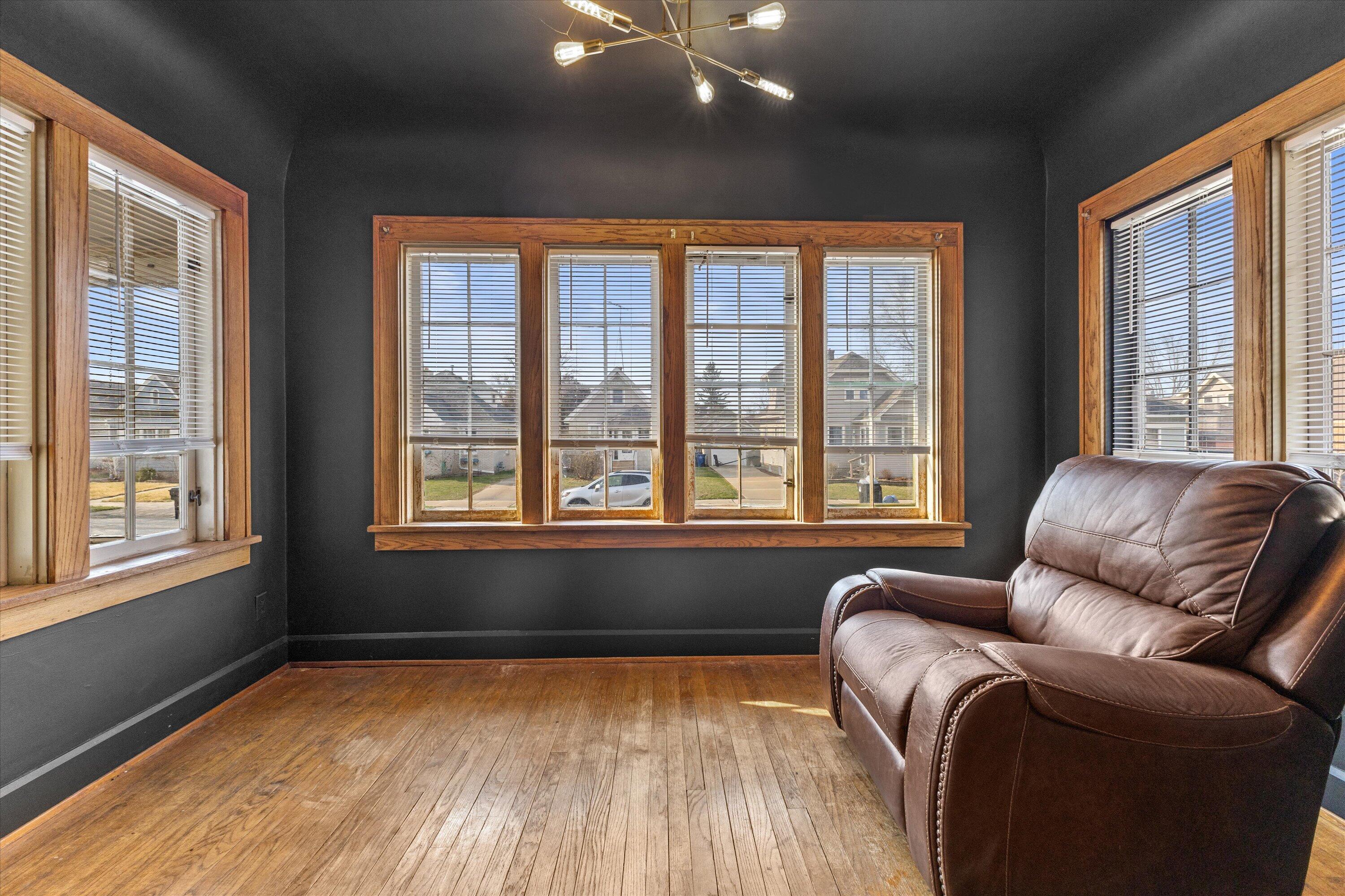 1106 Wolff Street Racine, WI 53402 - Photo 11 of 21 12-925A5478