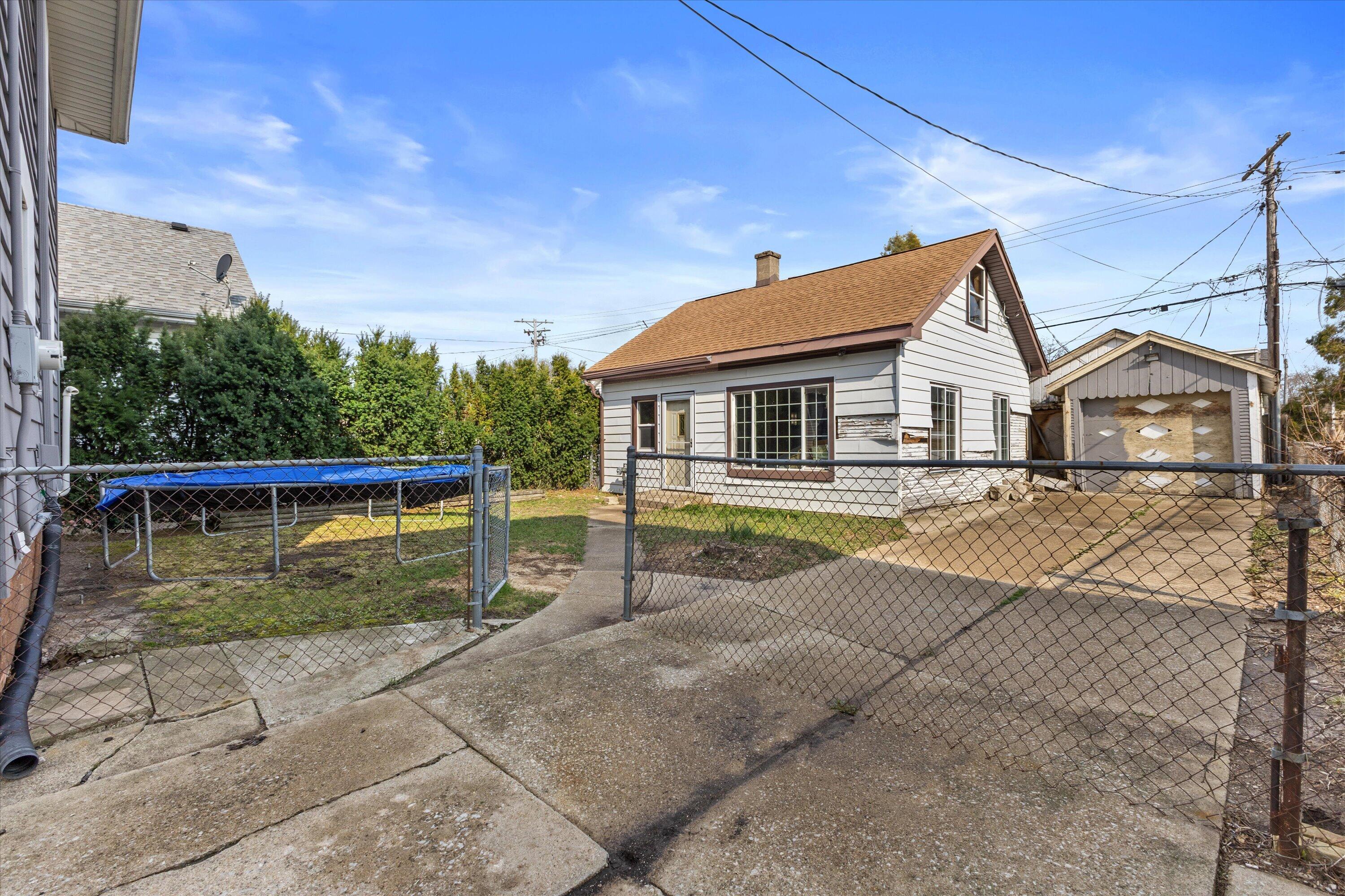 1106 Wolff Street Racine, WI 53402 - Photo 19 of 21 19-925A5517