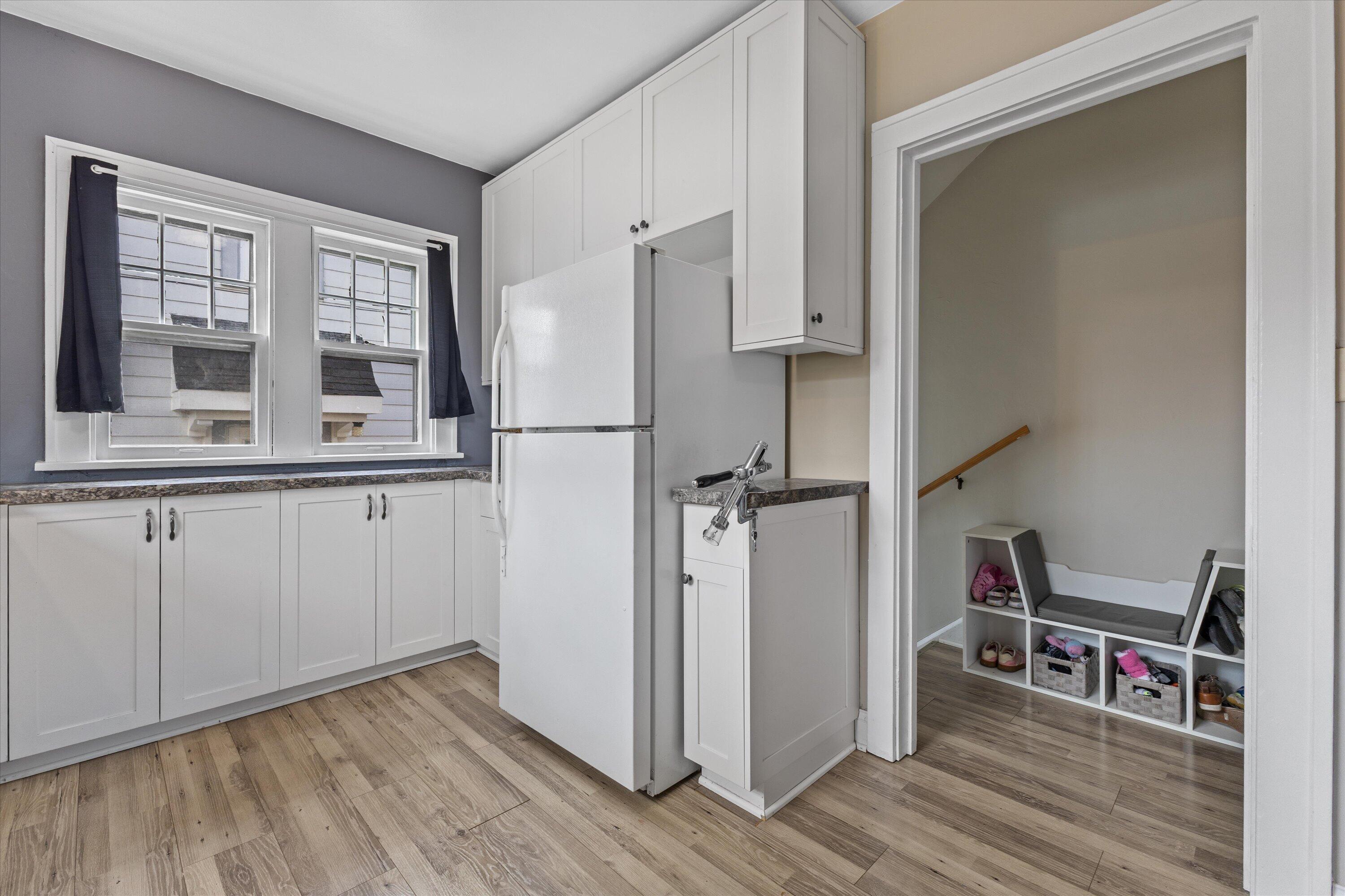 1106 Wolff Street Racine, WI 53402 - Photo 3 of 21 03-925A5418