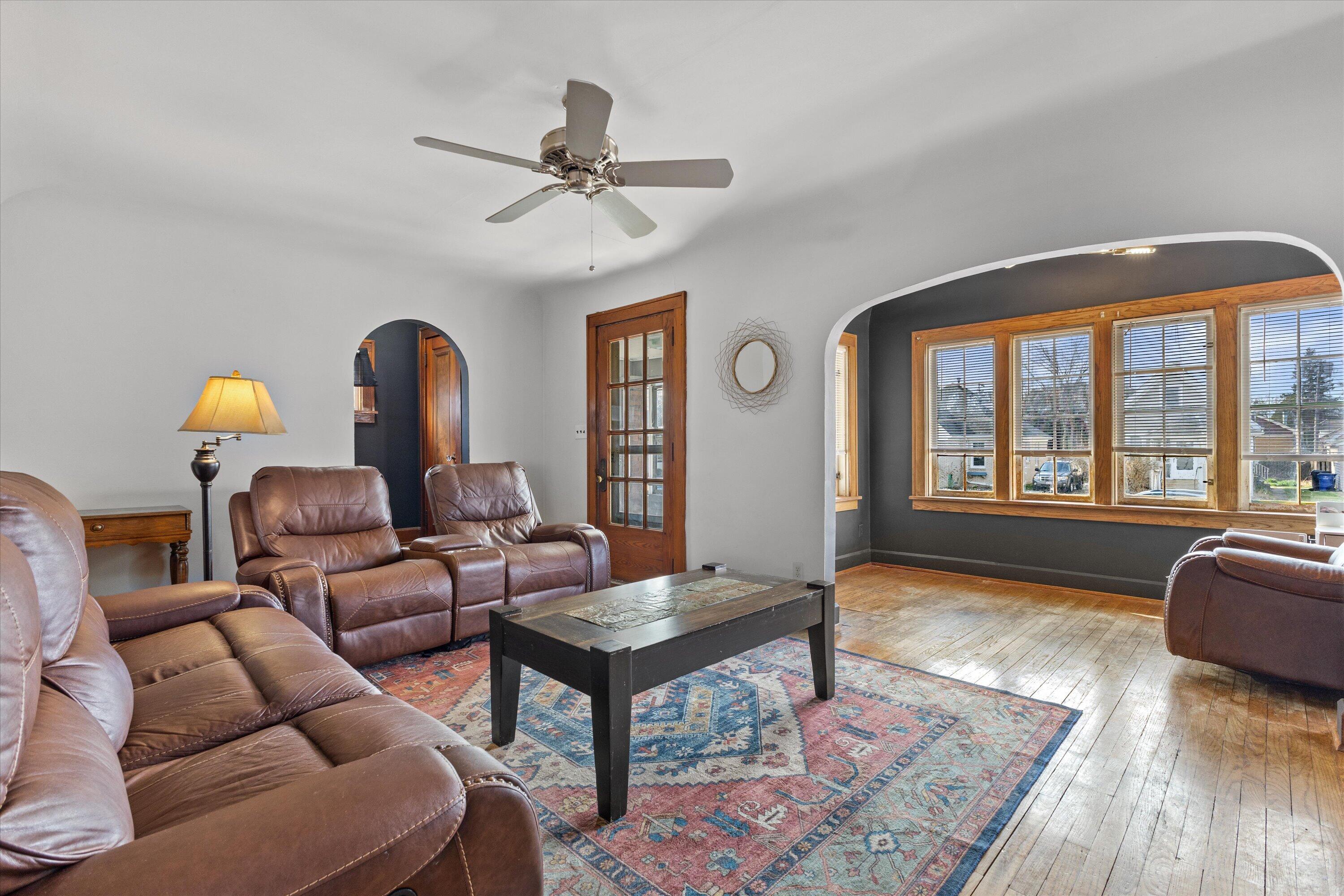 1106 Wolff Street Racine, WI 53402 - Photo 9 of 21 14-925A5490