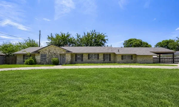 $399,900 | 419 Allen Drive, Justin, TX 76247