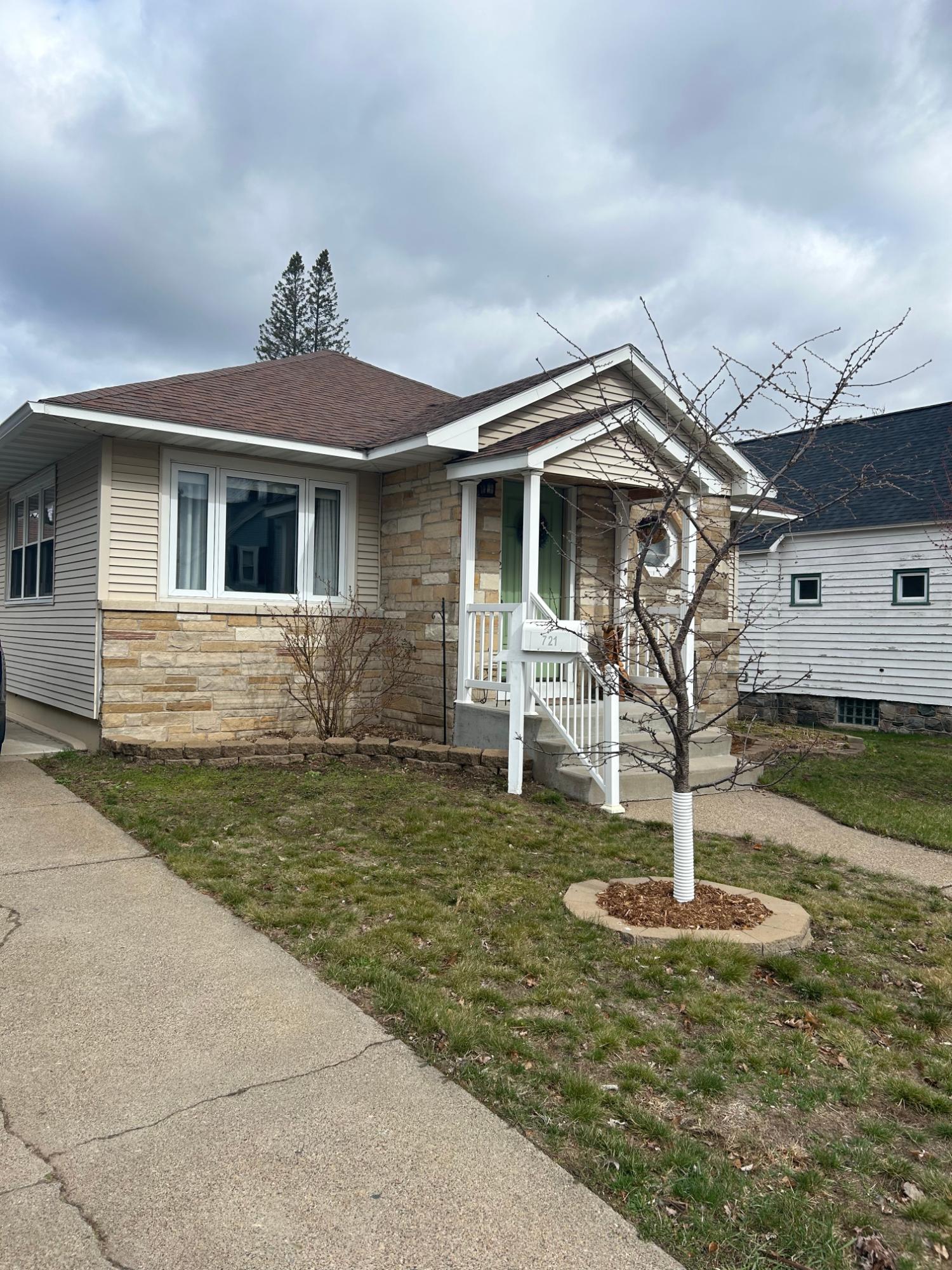 721 Thayer Street Rhinelander, WI 54501 - Photo 2 of 19 Gallery Image 2