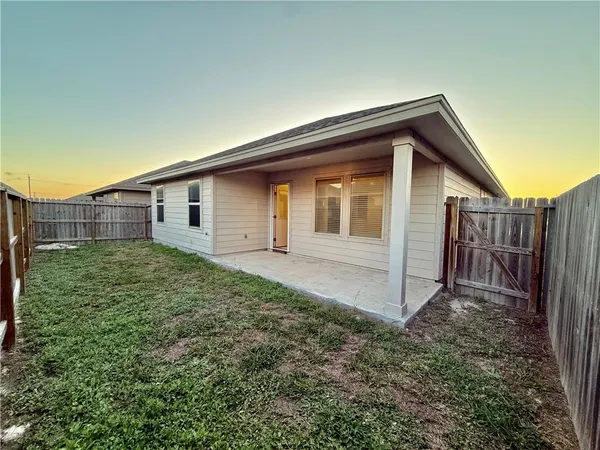$2,075 | 2326 Restful Lane, Corpus Christi, TX 78418