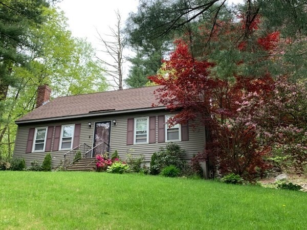 12 McIntyre Road North Oxford, MA 01537 - Photo 1 of 40 Gallery Image 1