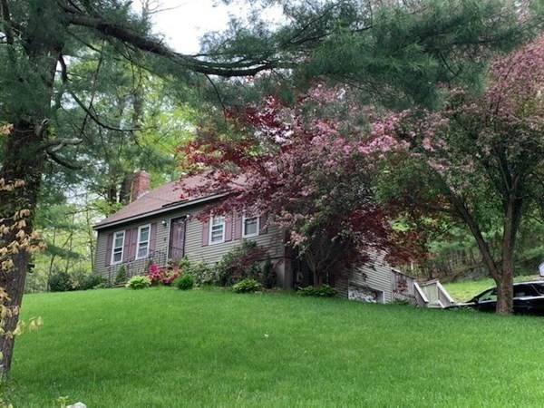 12 McIntyre Road North Oxford, MA 01537 - Photo 3 of 40 Gallery Image 3