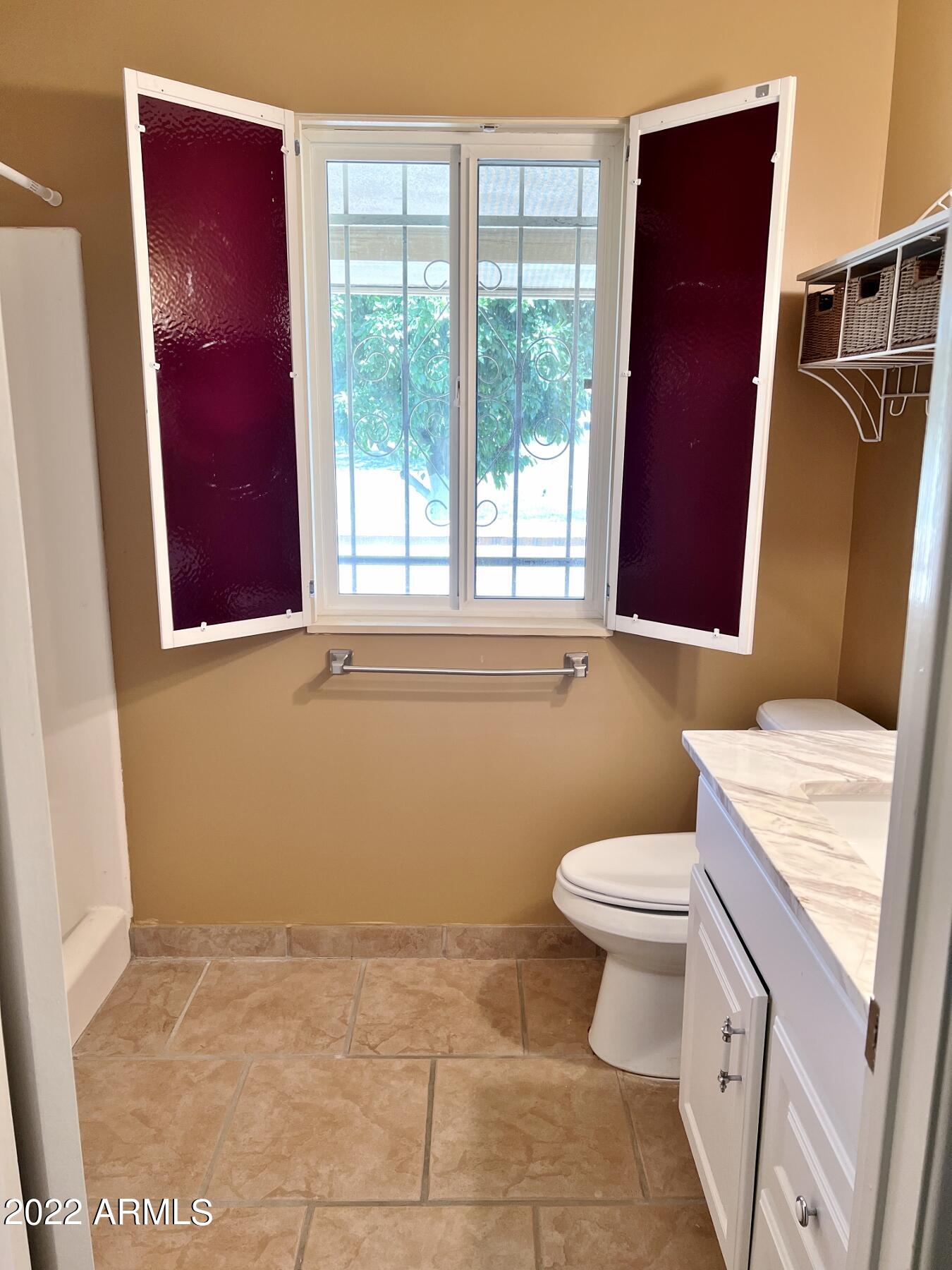 10740 West Hatcher Road Sun City, AZ 85351 - Photo 23 of 33 10740 W Hatcher (41)