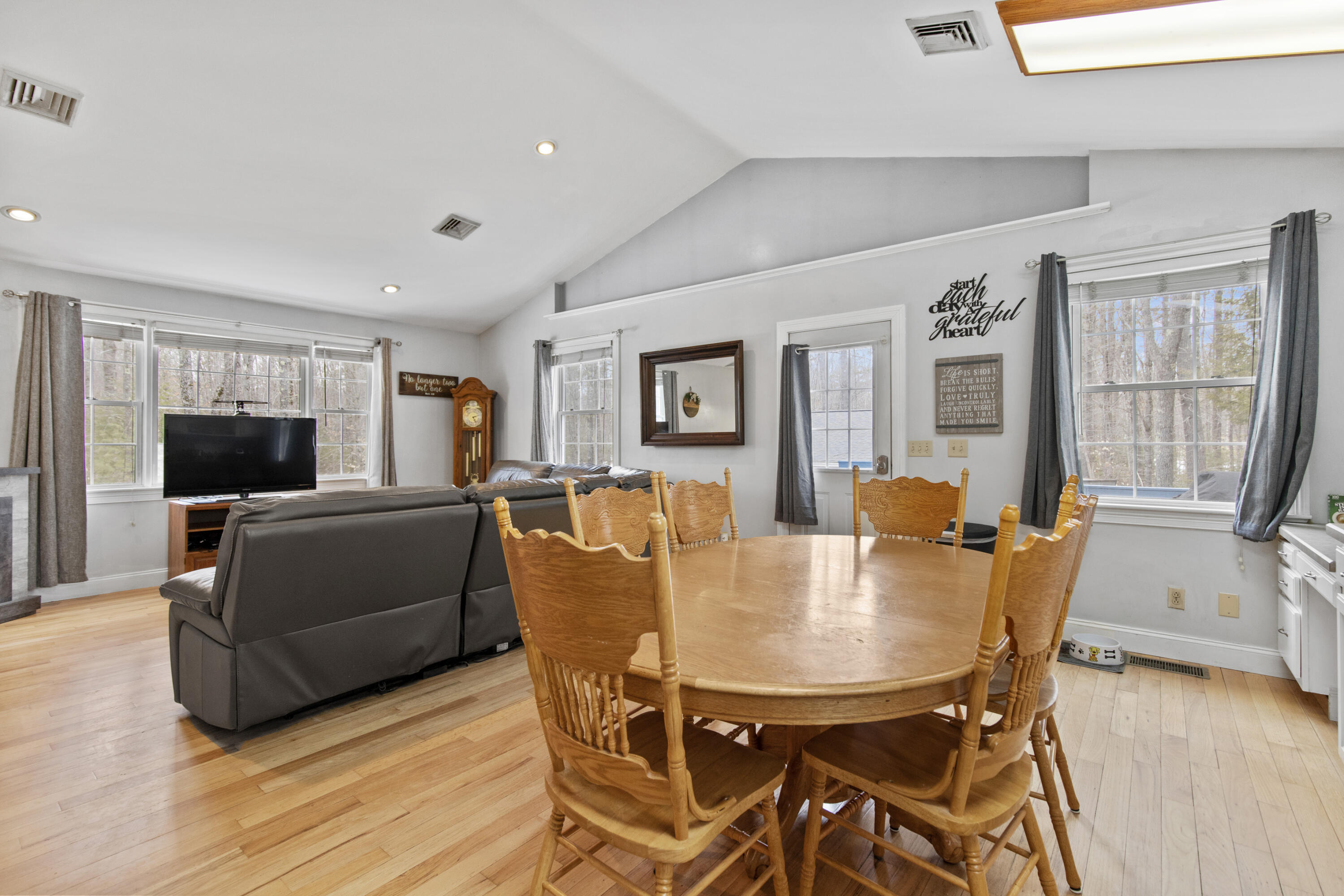 143 Harmons Beach Road Standish, ME 04084 - Photo 6 of 46 143HarmonsBeachRoadStandish_004