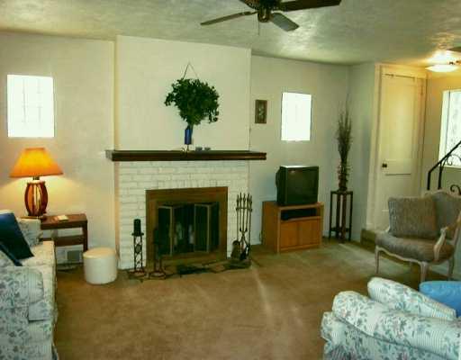 32 North Park Road West View, PA 15229 - Photo 2 of 6 Living Room.