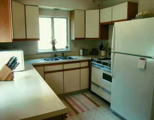 32 North Park Road West View, PA 15229 - Photo 4 of 6 Kitchen.
