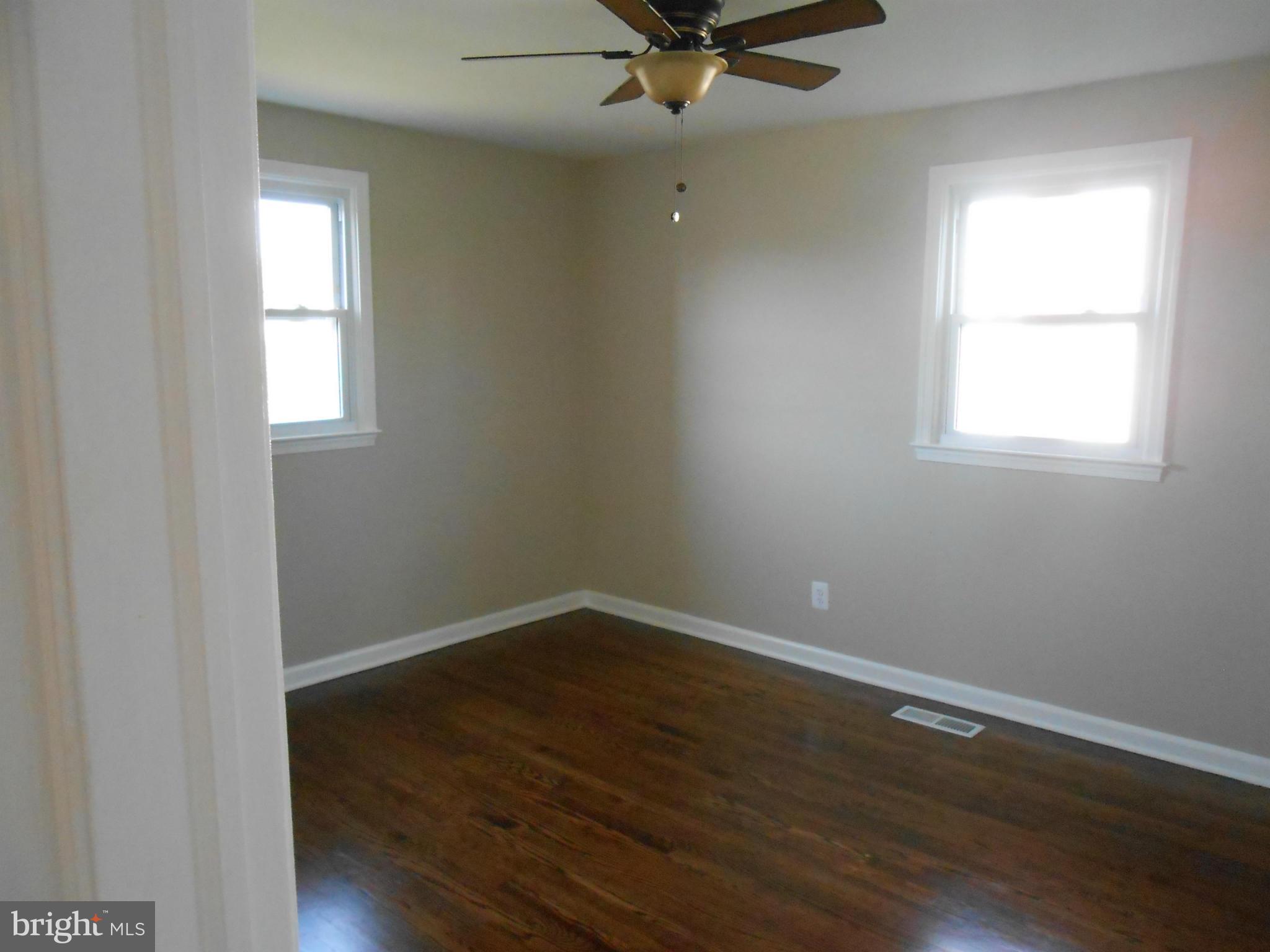 1209 June Road Baltimore, MD 21227 - Photo 8 of 26 Interior (General)