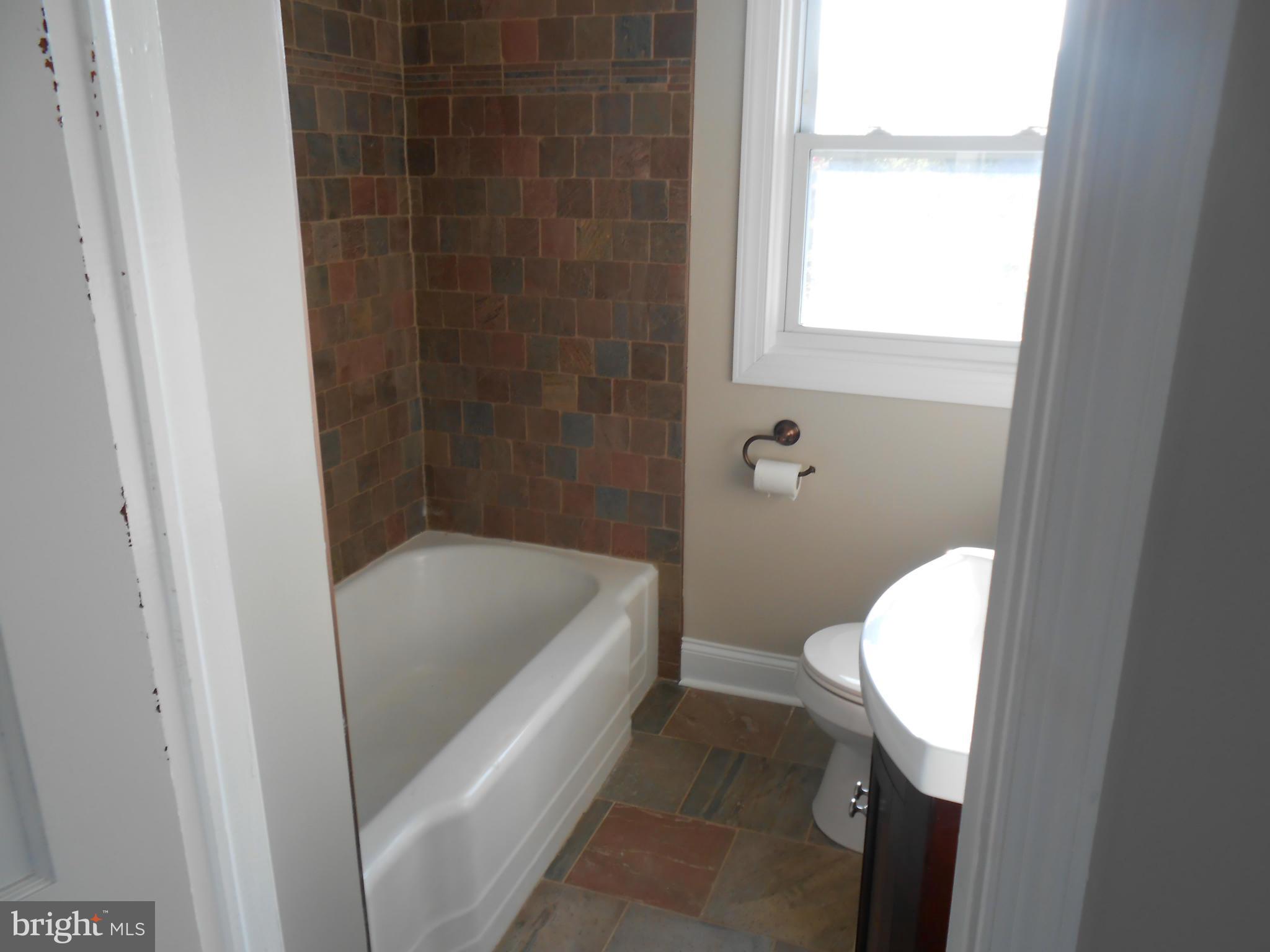 1209 June Road Baltimore, MD 21227 - Photo 9 of 26 Bath