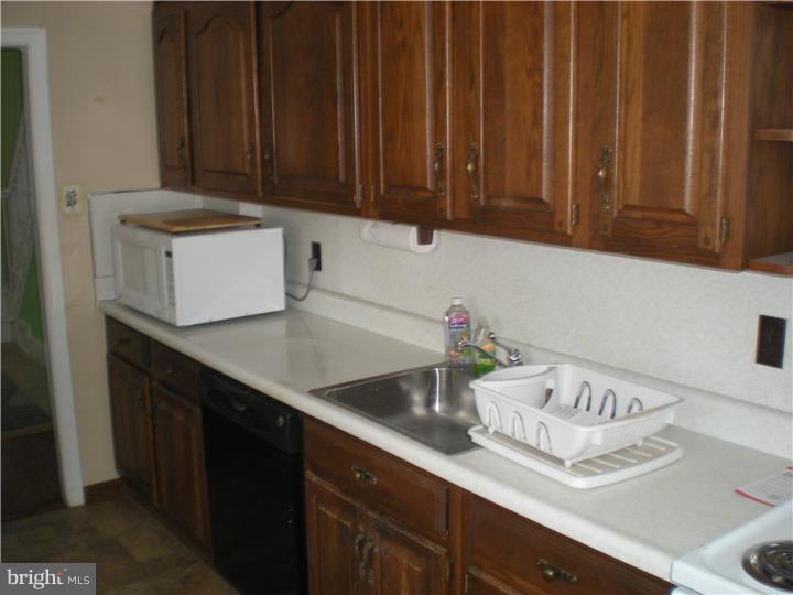 3419 Pine Road Huntingdon Valley, PA 19006 - Photo 7 of 11 Kitchen