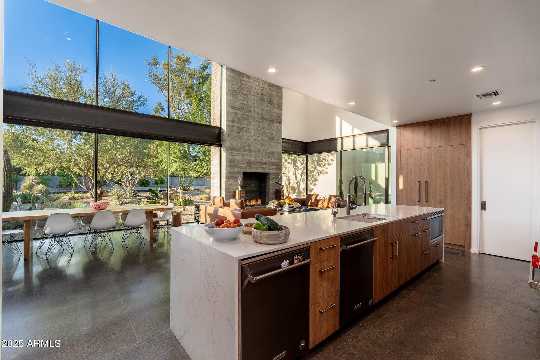 5301 North 23rd Street Phoenix, AZ 85016 - Photo 12 of 28 North/South Home