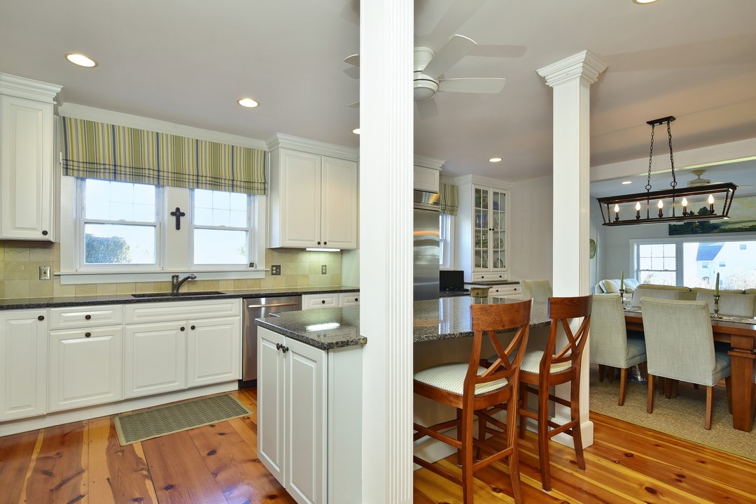 430 Ocean Road Narragansett, RI 02882 - Photo 7 of 43