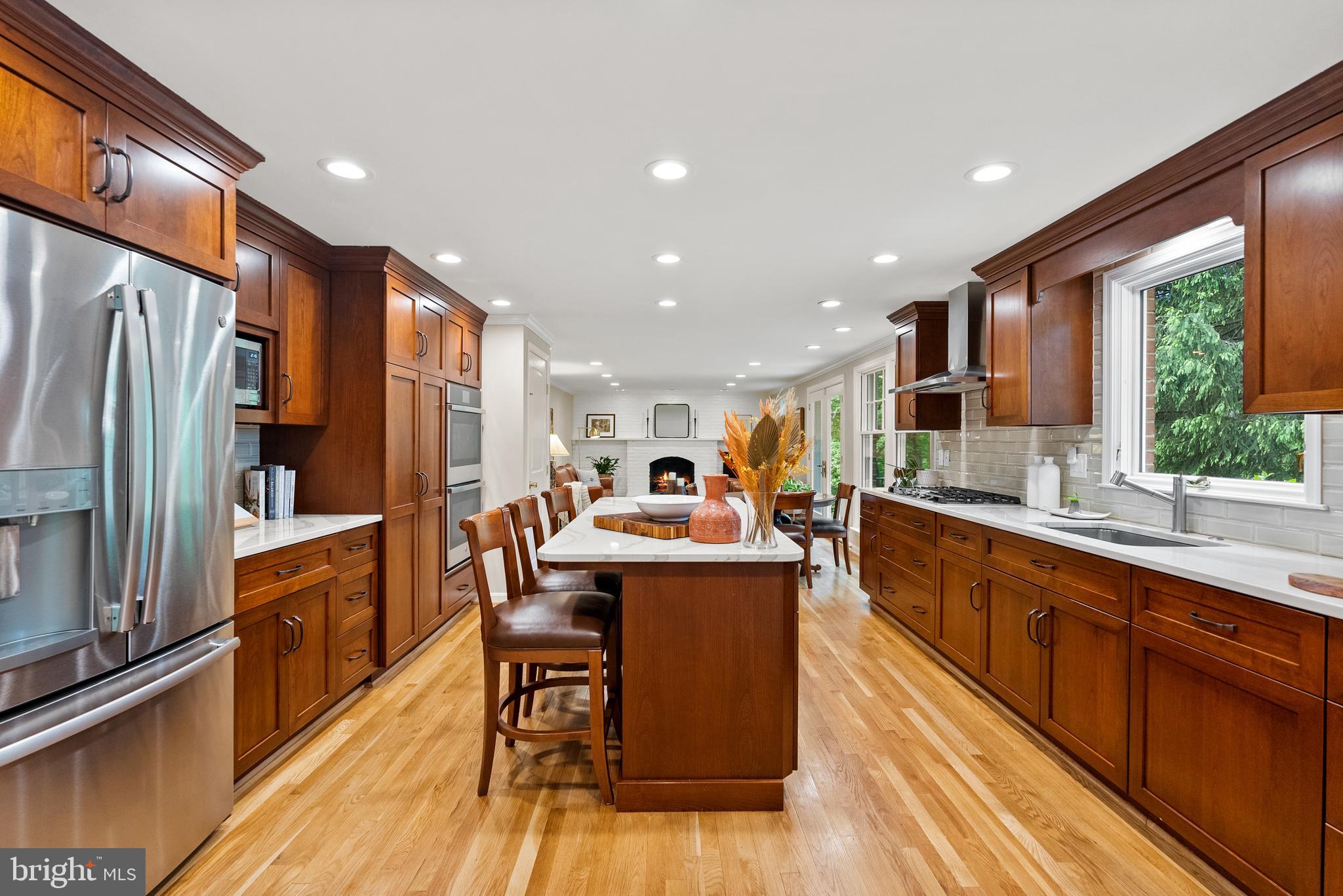 11201 Farmland Drive Rockville, MD 20852 - Photo 15 of 57