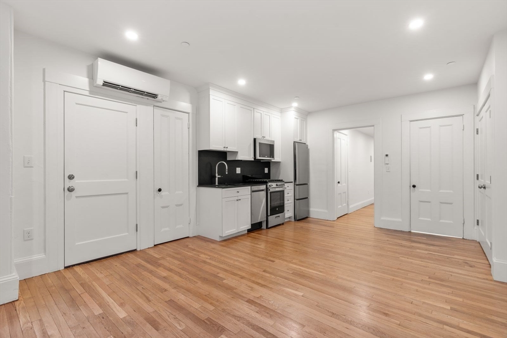 389 Commonwealth Avenue, Unit B Boston, MA 02115 - Photo 3 of 14