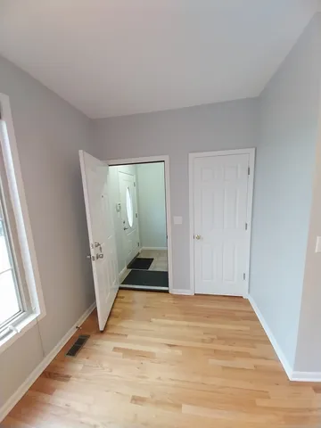 $2,100 | 4552 North Newland Avenue, Unit 1, Harwood Heights, IL 60706