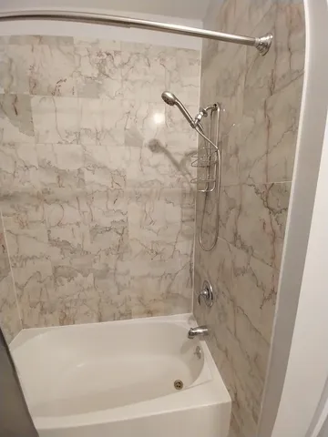 $2,100 | 4552 North Newland Avenue, Unit 1, Harwood Heights, IL 60706