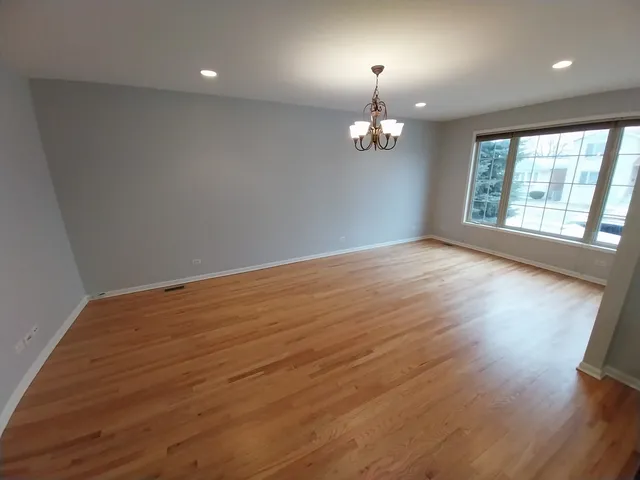 $2,100 | 4552 North Newland Avenue, Unit 1, Harwood Heights, IL 60706