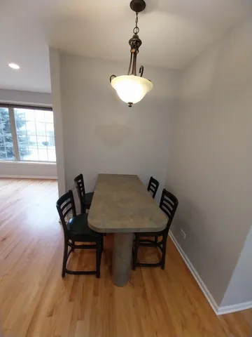 $2,100 | 4552 North Newland Avenue, Unit 1, Harwood Heights, IL 60706