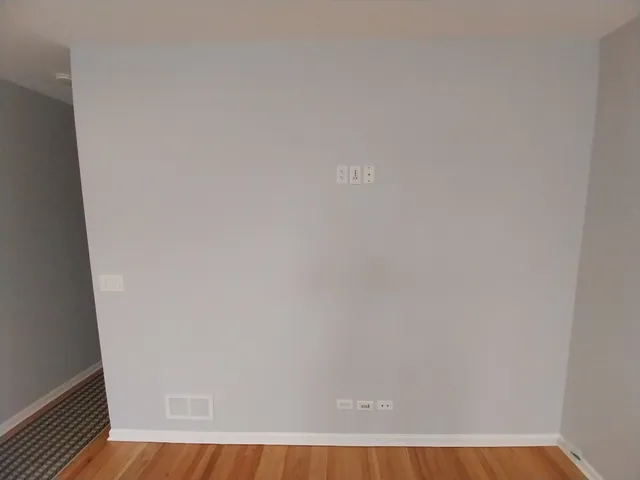 $2,100 | 4552 North Newland Avenue, Unit 1, Harwood Heights, IL 60706